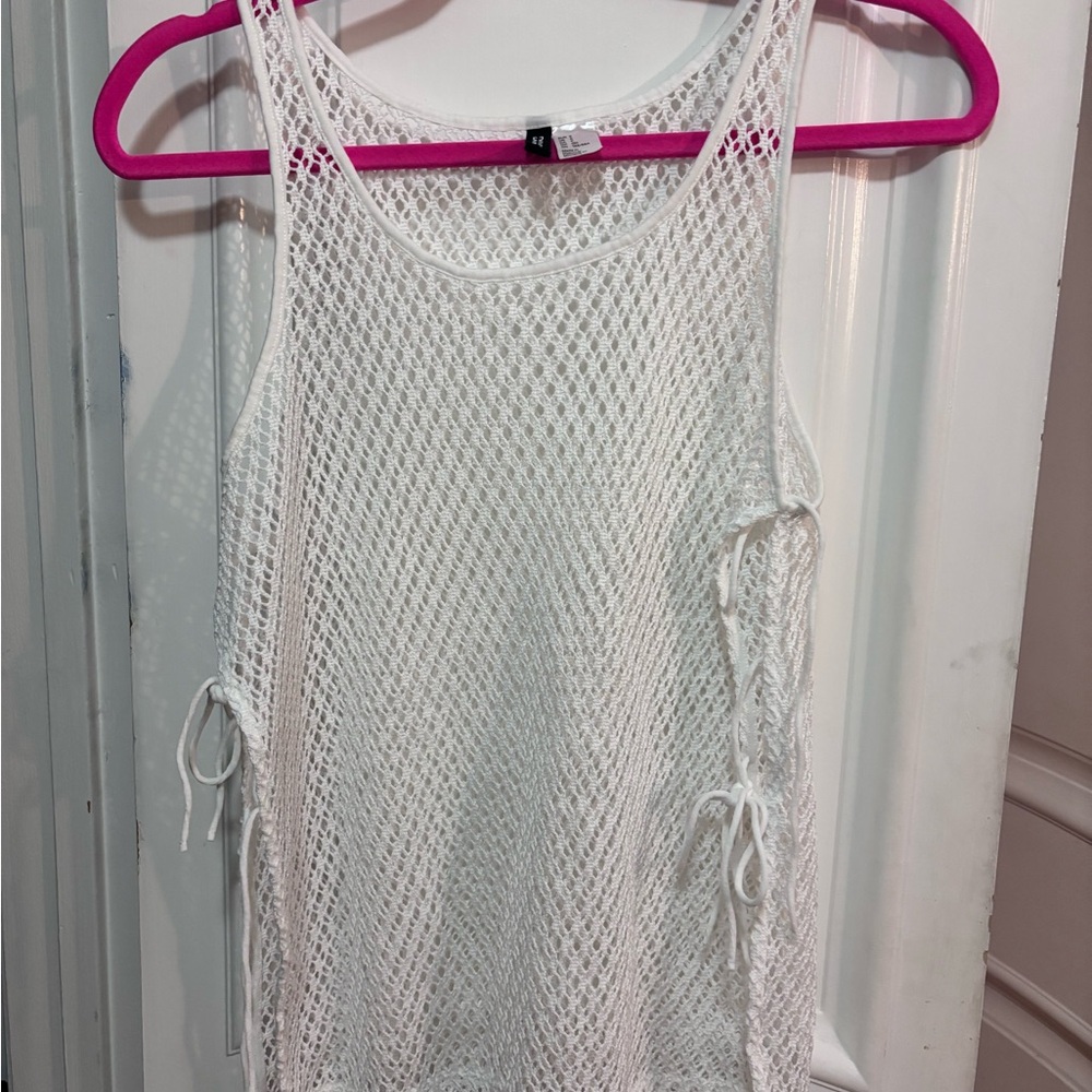 Divided White Textured Sleeveless Top